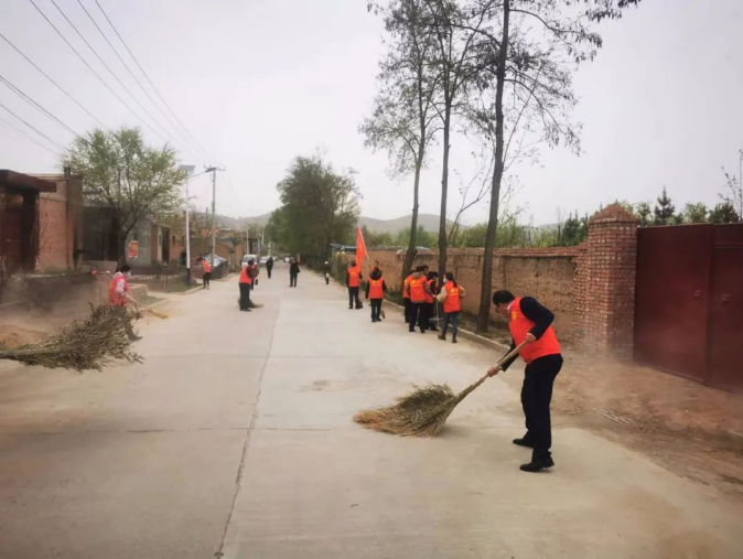爱游戏官方网页版-爱游戏(中国)
赴包抓共建村社开展卫生清扫志愿服务活动(图2)