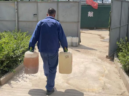 爱游戏官方网页版-爱游戏(中国)
城东污水处理公司扎实推进危险废物规范化处置(图3)