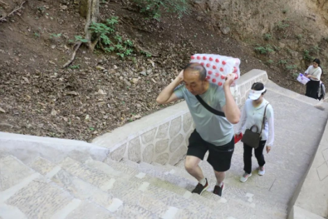 助力文旅市场 展示产投风采——爱游戏官方网页版-爱游戏(中国)
组织开展员工登山比赛活动(图6) 助力文旅市场 展示产投风采——爱游戏官方网页版-爱游戏(中国)
组织开展员工登山比赛活动(图6)