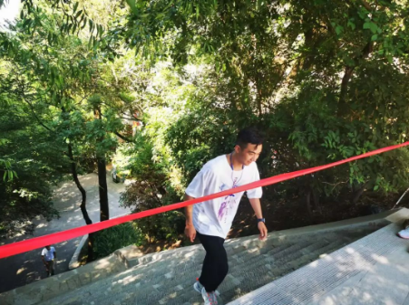 助力文旅市场 展示产投风采——爱游戏官方网页版-爱游戏(中国)
组织开展员工登山比赛活动(图8) 助力文旅市场 展示产投风采——爱游戏官方网页版-爱游戏(中国)
组织开展员工登山比赛活动(图8)